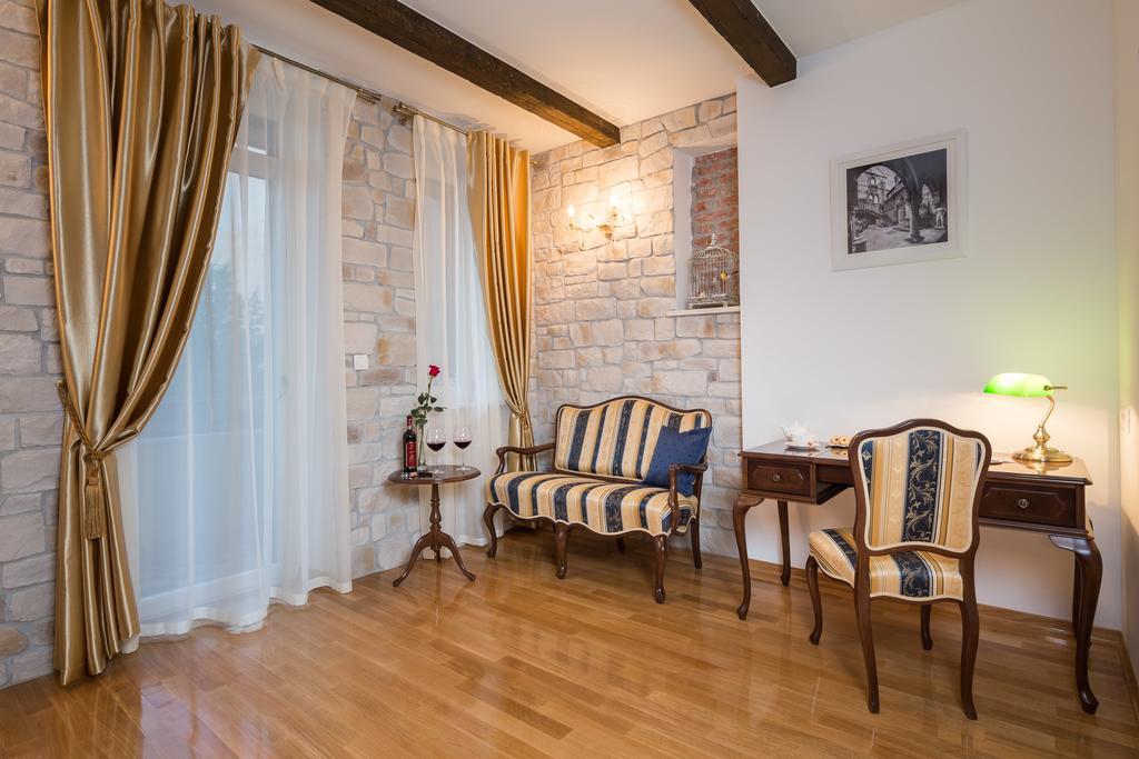 Priska Heritage Rooms (Adults Only) Split Bagian luar foto